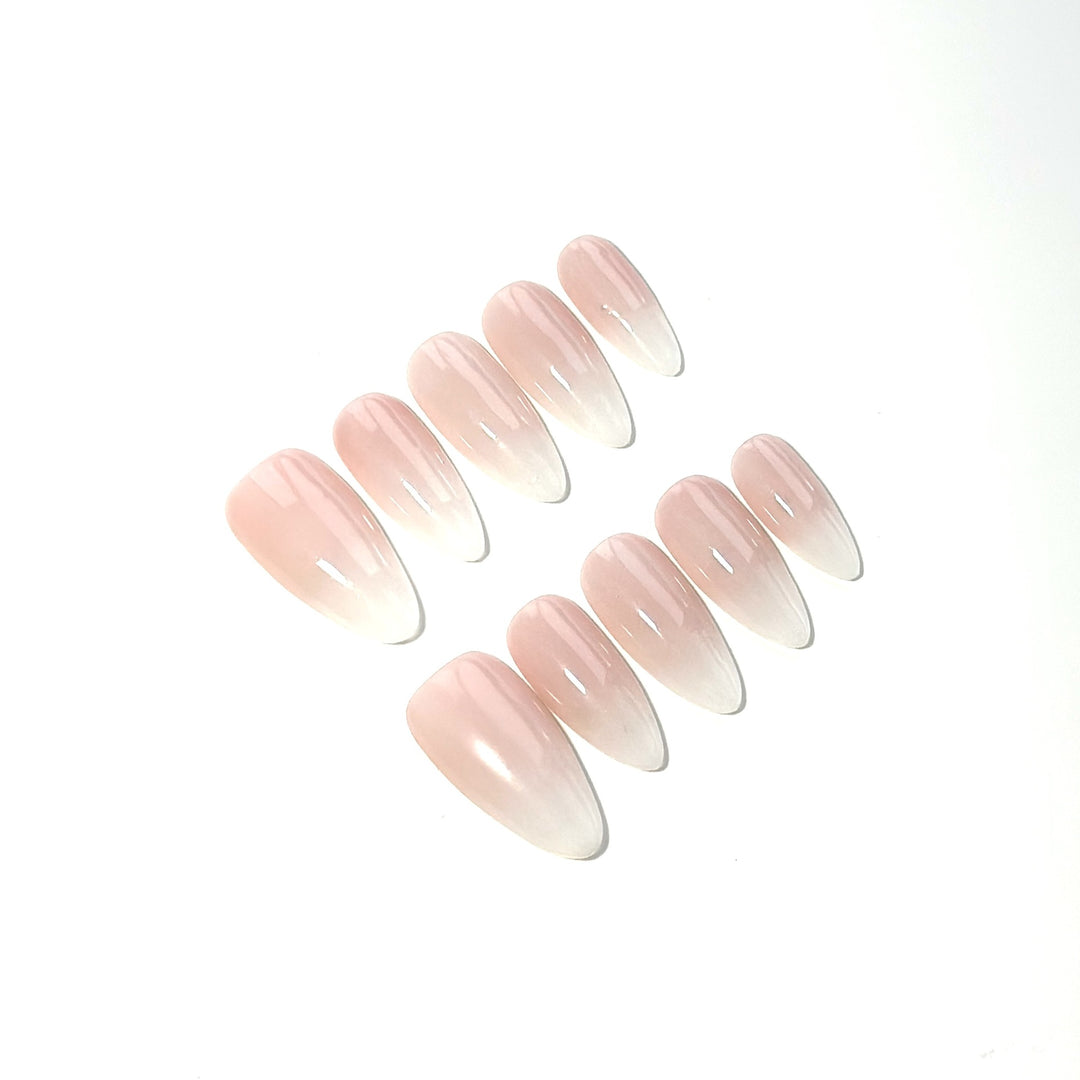 Glamouröses Press-On-Nagelset mit elegantem Ombre-Design