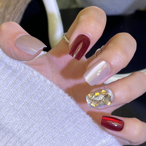 Dekoratives Press-On-Nagelkunst-Set mit funkelnden Akzenten Karnz