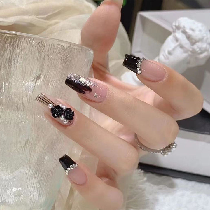 Glamouröse mit Strass verzierten Press-On-Nagelerweiterungen Karnz