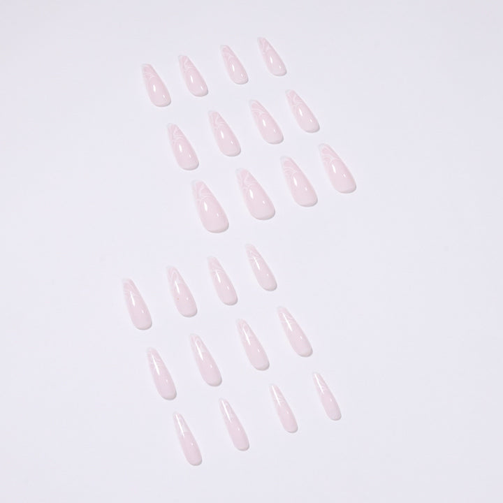 Kunstvolle Nagelverlängerungen mit elegantem Fluid-Design Karnz