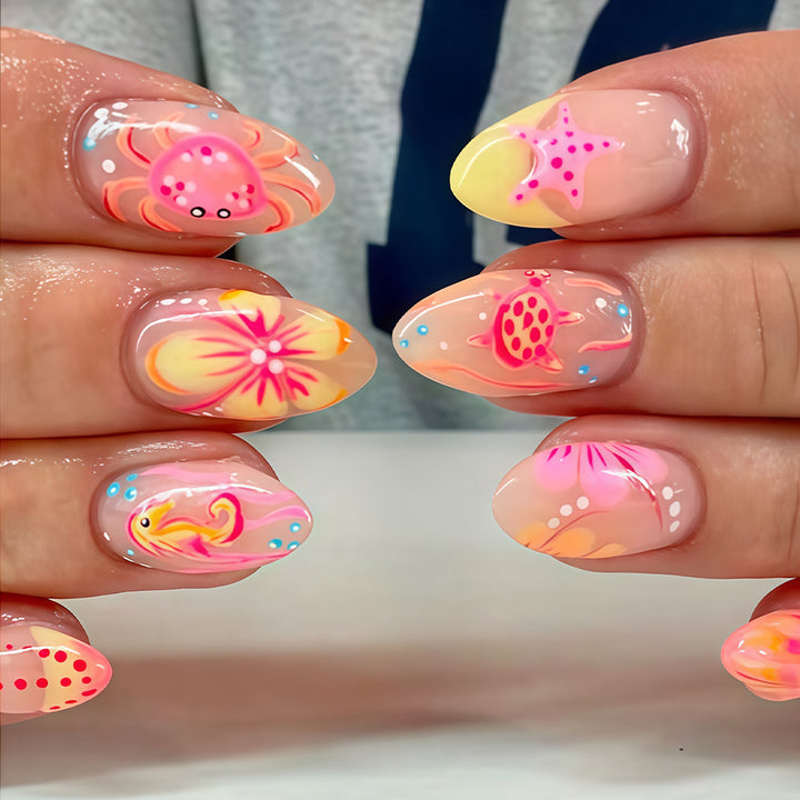 Künstlerische vom Ozean inspirierte Nagelkunst Karnz