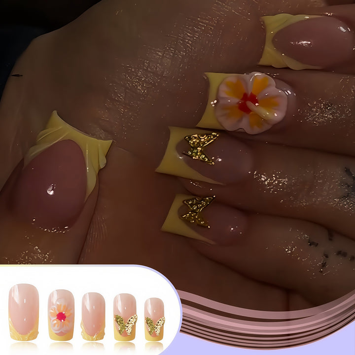 Künstlerisches florales Press-On-Nageldesign Karnz