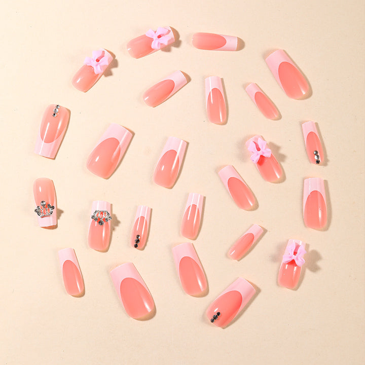 Elegante mit Krone verzierte Nagelkunstverlängerungen Karnz