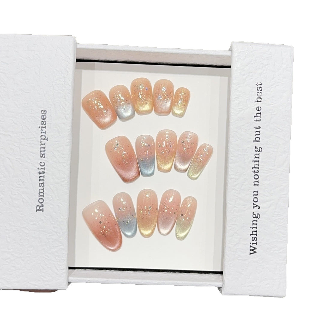 Elegante Kunstnagelspitzen mit Ombre-Effekt Karnz