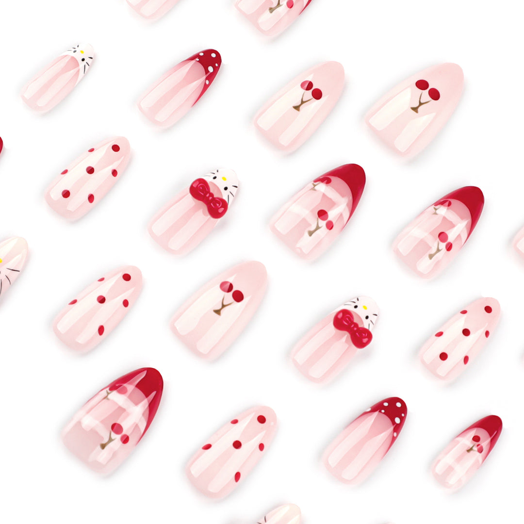 Kunstvolle Nagelkunst mit verspieltem Design Karnz
