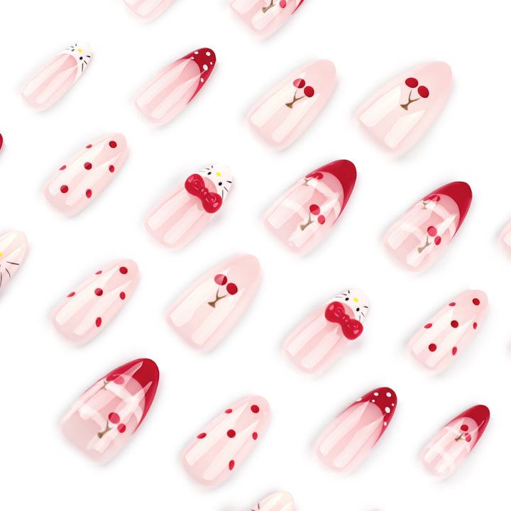 Kunstvolle Nagelkunst mit verspieltem Design Karnz