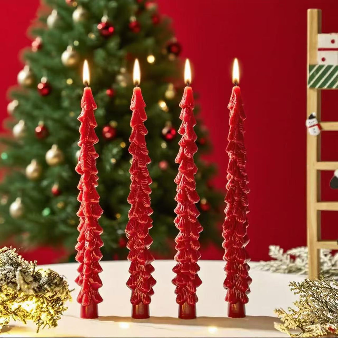 Handgefertigte skulptierte Weihnachtsbaum-Spitzkerze