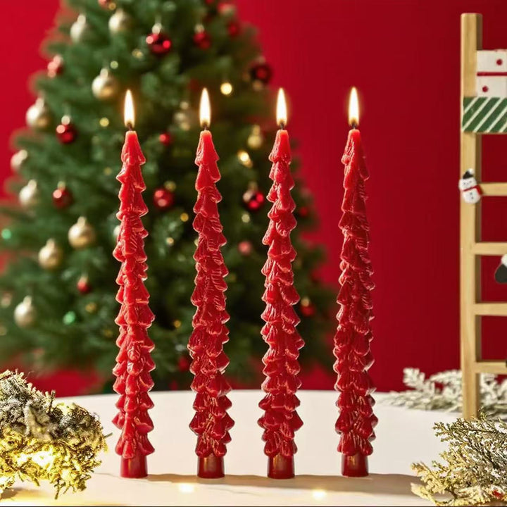 Handgefertigte skulptierte Weihnachtsbaum-Spitzkerze