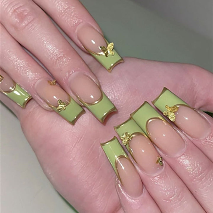 Künstlerisches Press-On-Nagelset mit himmlischem Design Karnz