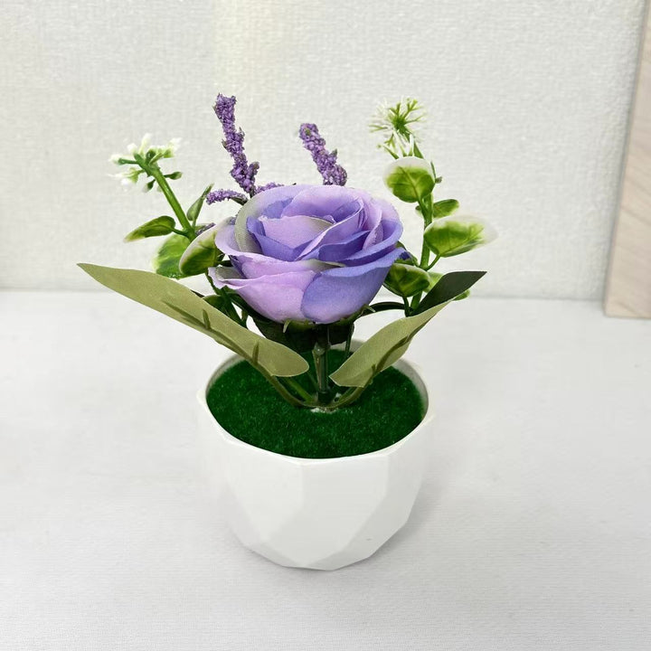 Dekorative Blumenarrangement für die Wohnkulturanzeige