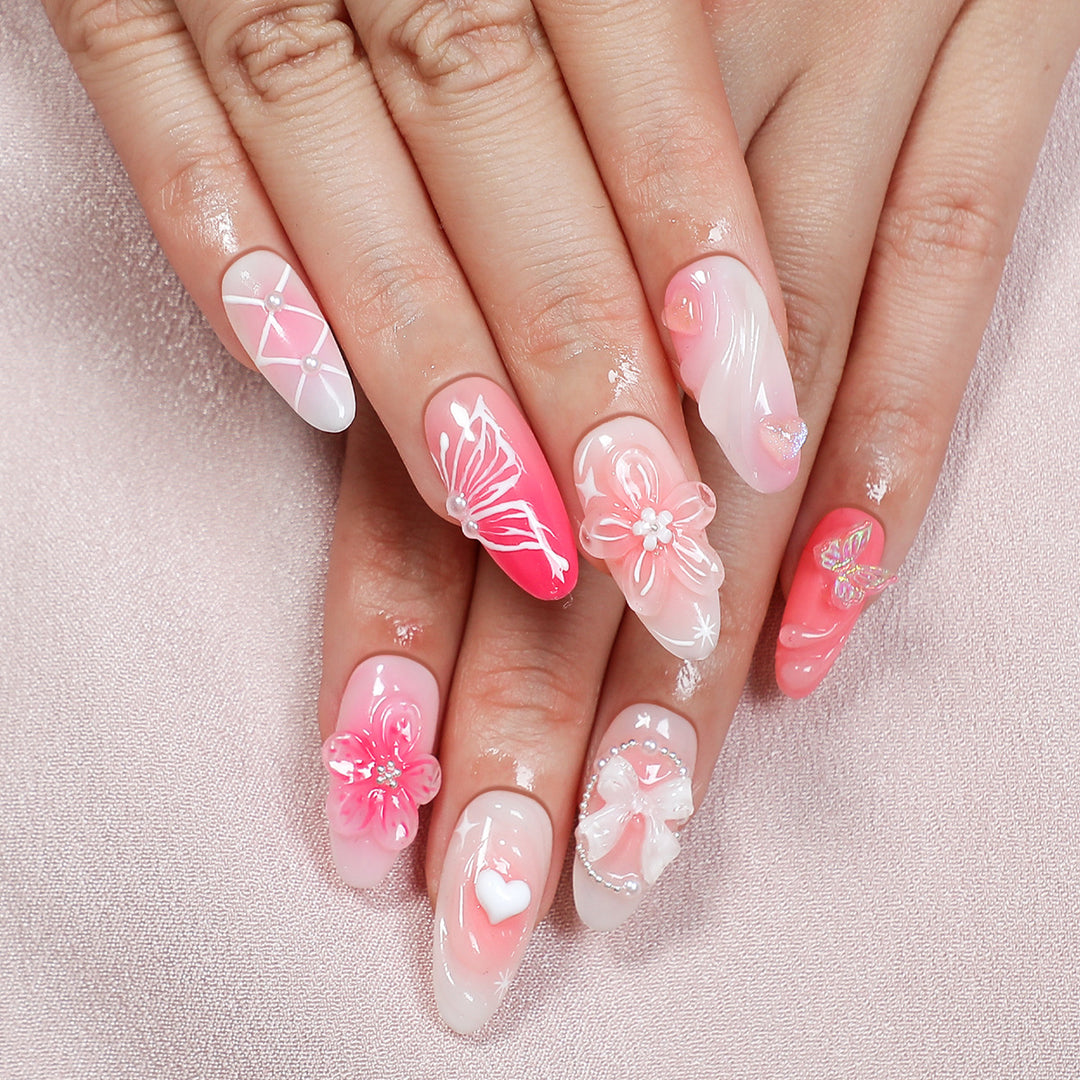 Kreatives Druck-Nagelset mit floralen Designs und dekorativen Akzenten Karnz
