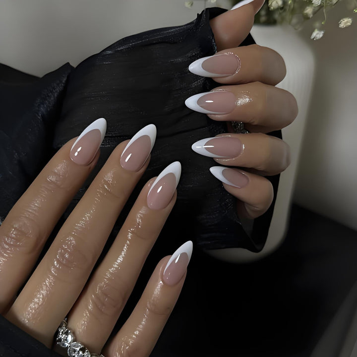 Glamouröse Stiletto Kunstnägel Karnz