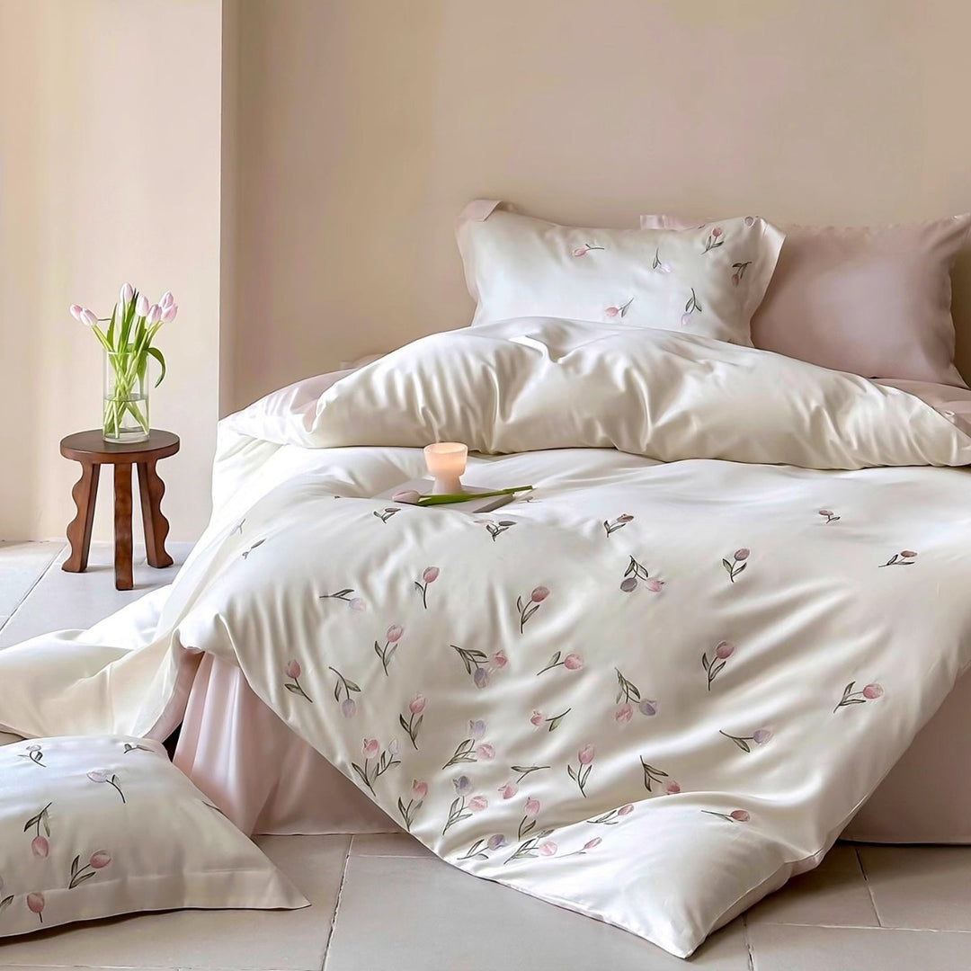 Seiden-Effekt Botanisch Besticktes Bettbezug-Set mit Micro-Satin Rückseite