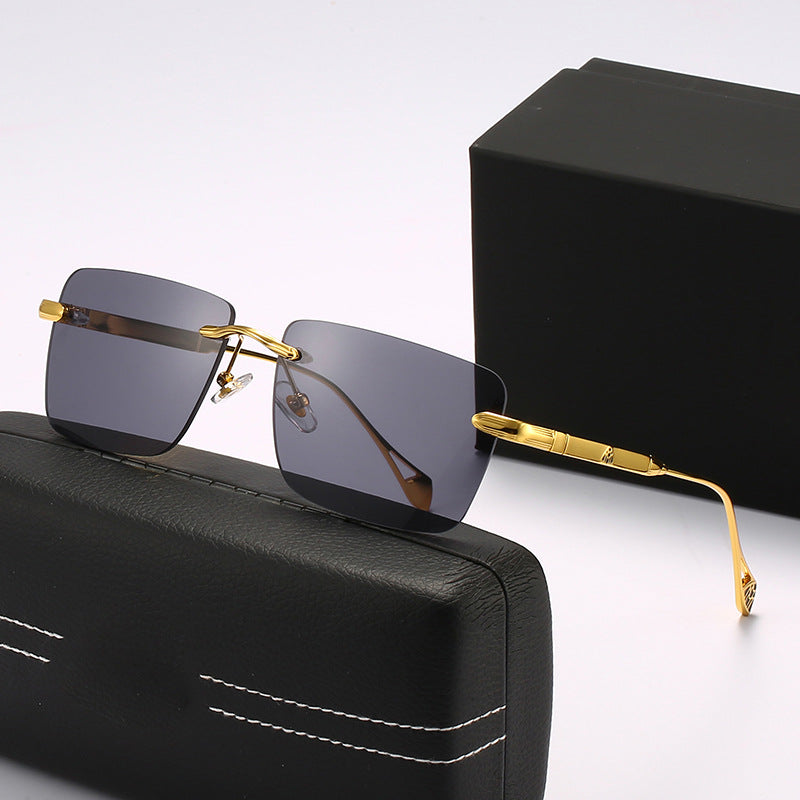 Damen modische quadratische Sonnenbrille mit luxuriösen Metall-Akzenten Karnz