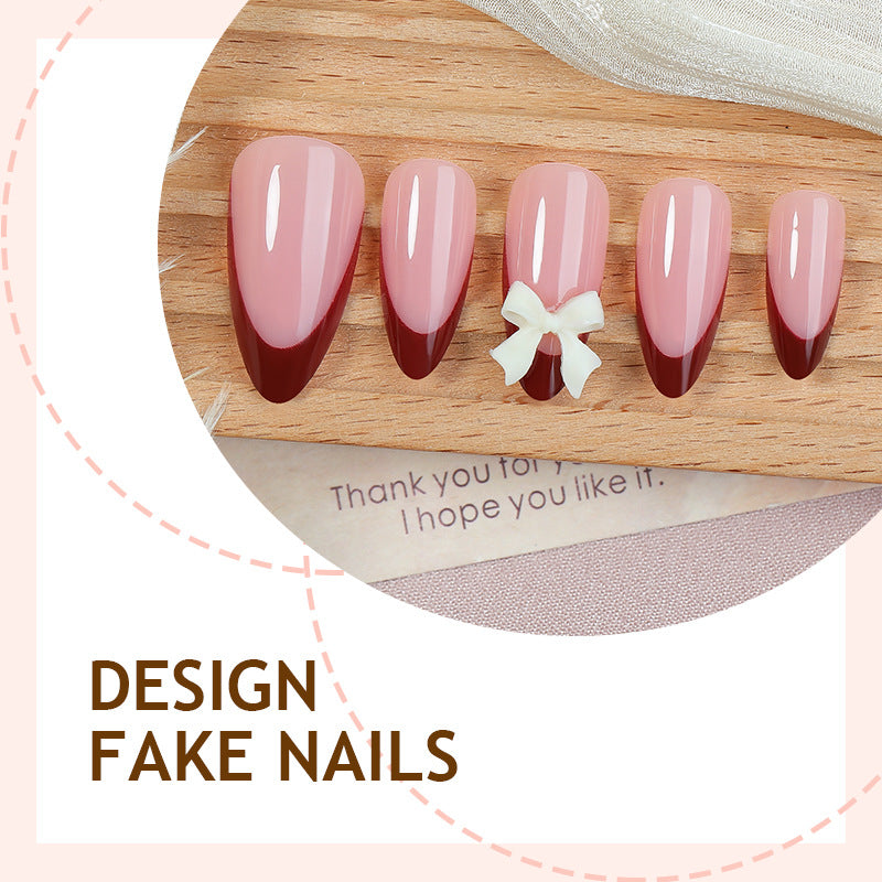 Kunstnagelset mit kreativem French-Tip Design und niedlichen Schleifen Karnz