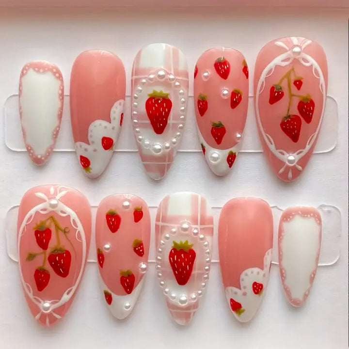 Künstlerisches Nageldesign Karnz