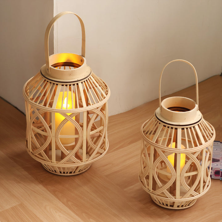 Handgefertigte Laterne aus Rattan Karnz
