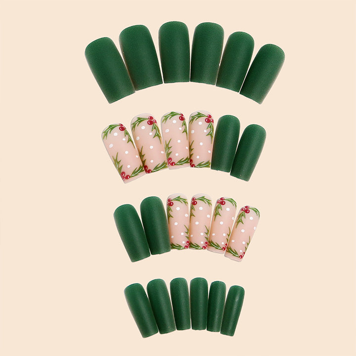 Kunstvolle Nagelspitzen mit botanischen Motiven Karnz