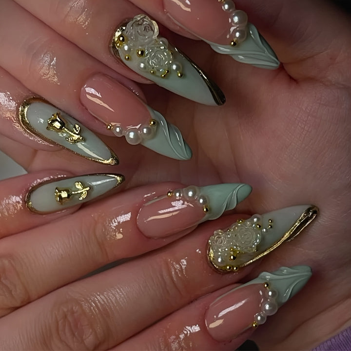 Kreatives Künstlerisches Press-On-Nageldesign Karnz