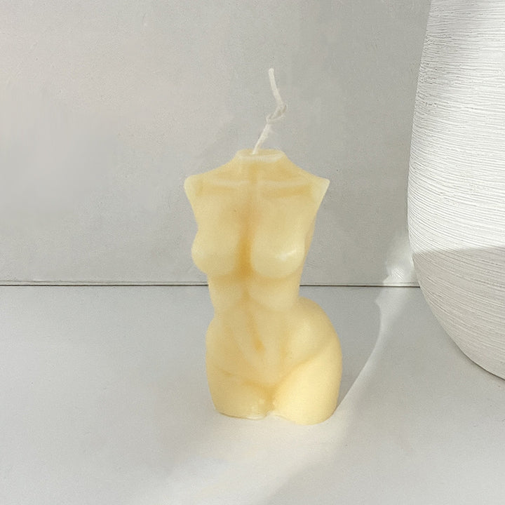 Skulpturaler weiblicher Torso Duftsojawachskerze