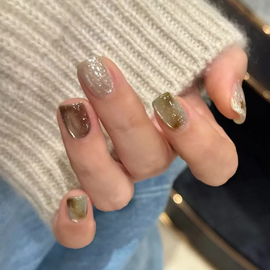 Künstlerische Glitzer Nagelverlängerungen