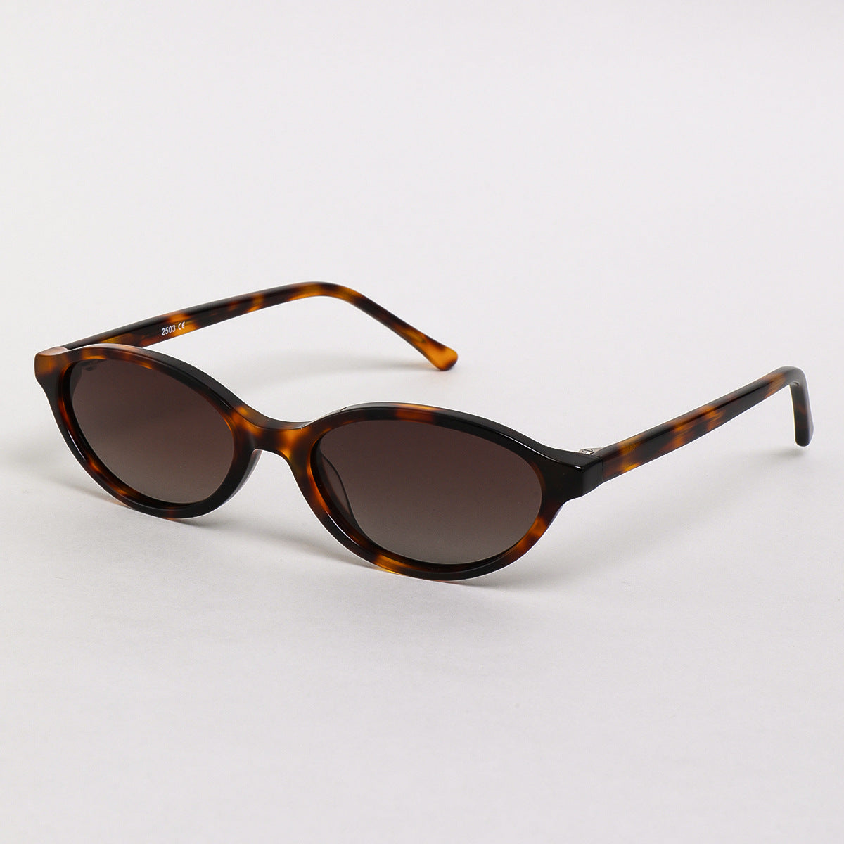 Damen stylische Sonnenbrille im eleganten Retro-Design Karnz