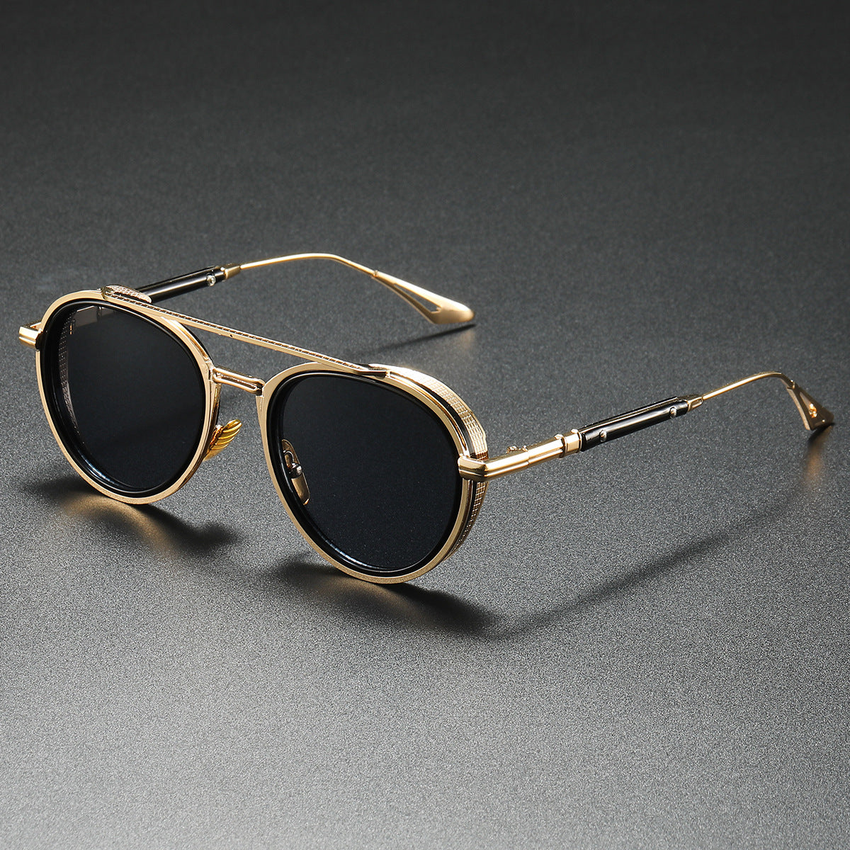 Damen Designer-Sonnenbrille mit luxuriösem Metallrahmen und Retro-Akzenten Karnz