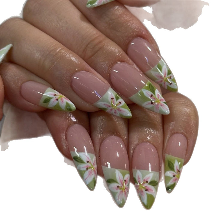 Kunstfingernägel mit Handgefertigten Floralen Verzierungen Karnz