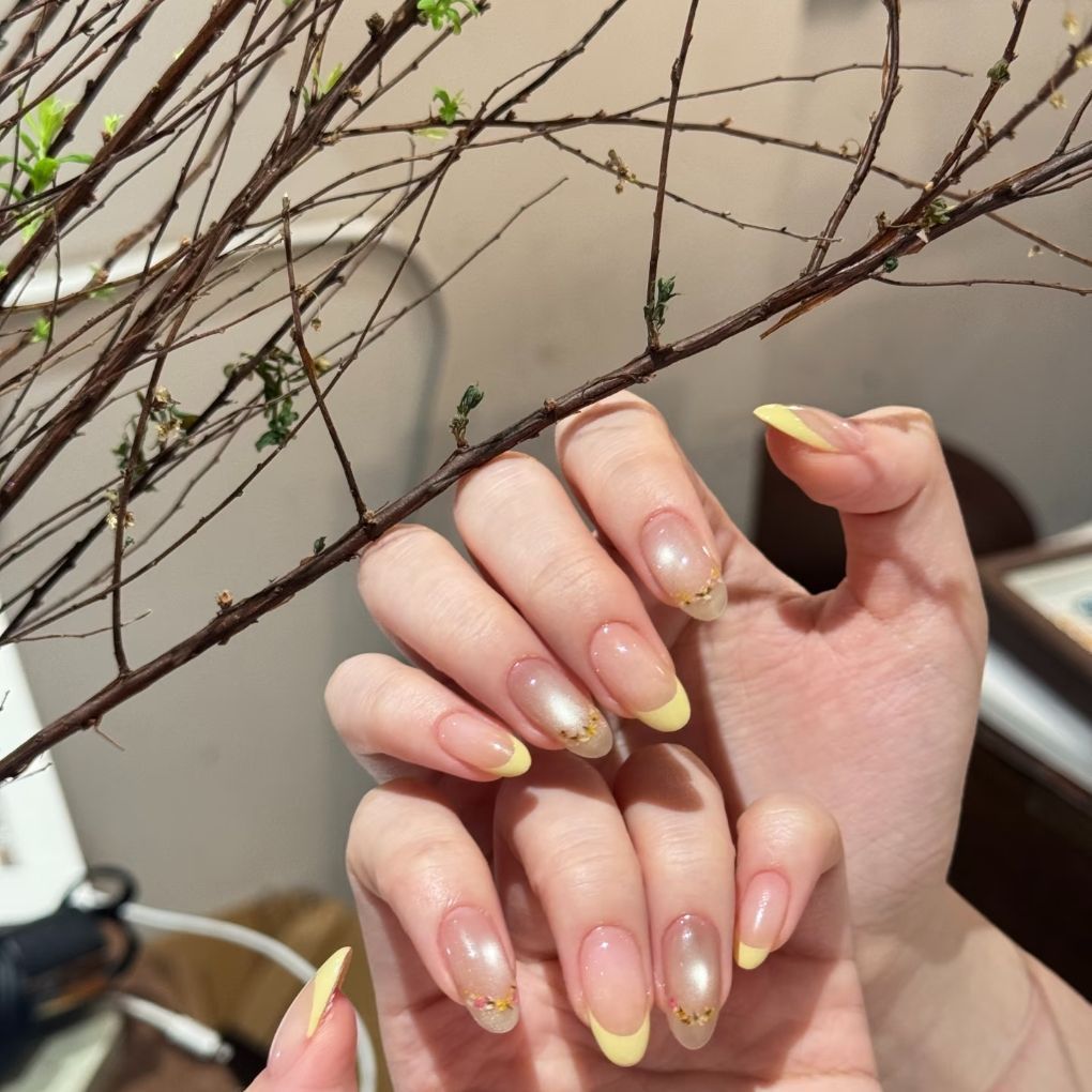 Elegante Ombre French Tip Nagelverlängerungen