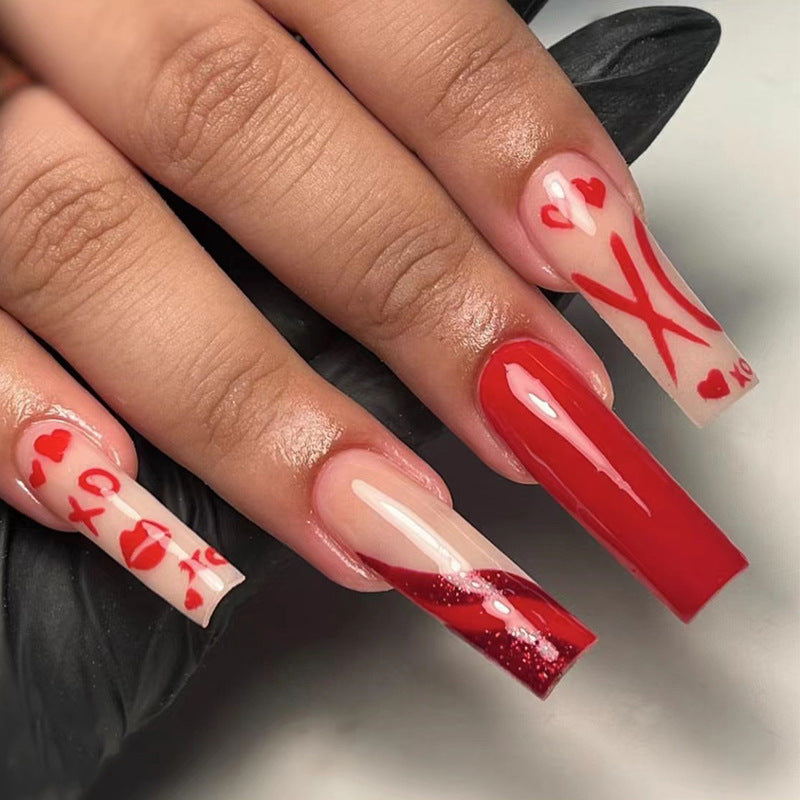 Kunstvolle Nagelverlängerungen im romantischen Design Karnz