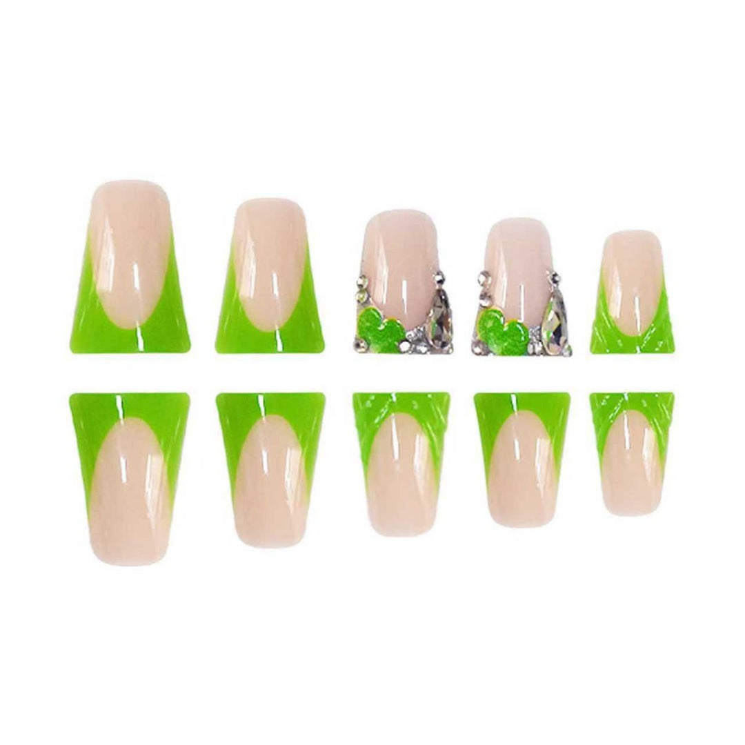 Künstlerische Nagelkunst Karnz