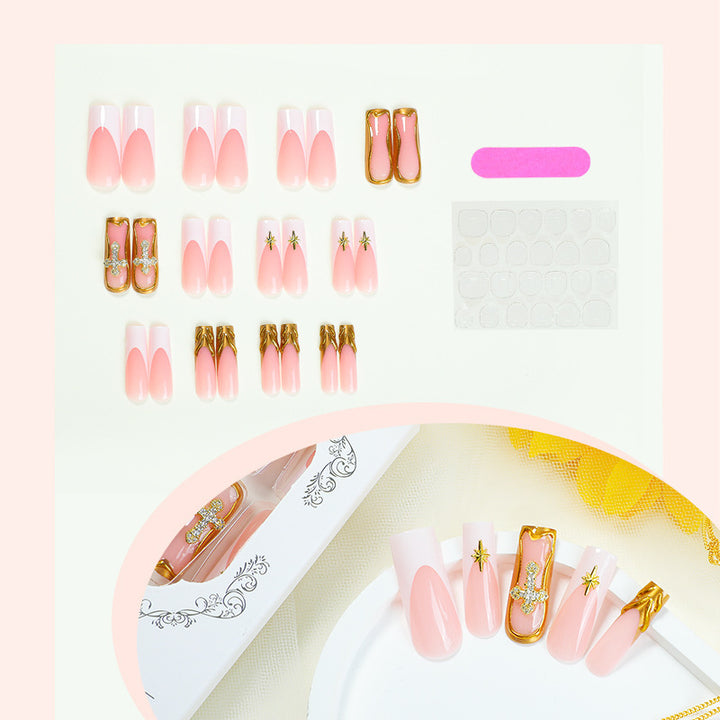 Kunstnagelset mit romantischen Blüten- und Glitzerakzenten Karnz