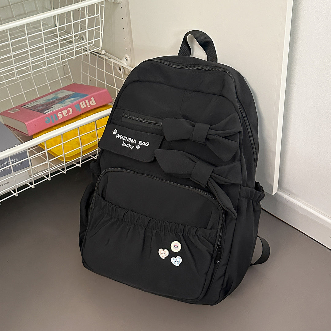 Stylischer Rucksack mit Bogenakzenten Karnz