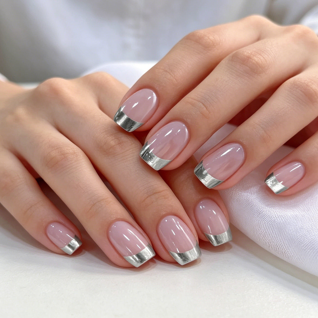 Elegantes silbergetipptes Acryl-Nagelset Karnz
