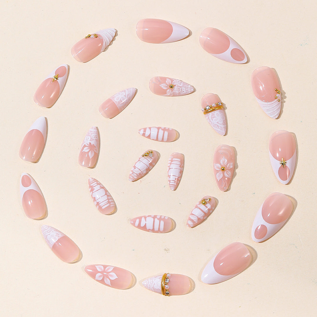 Dekorative florale Stiletto-Nagelkunstverlängerungen Karnz