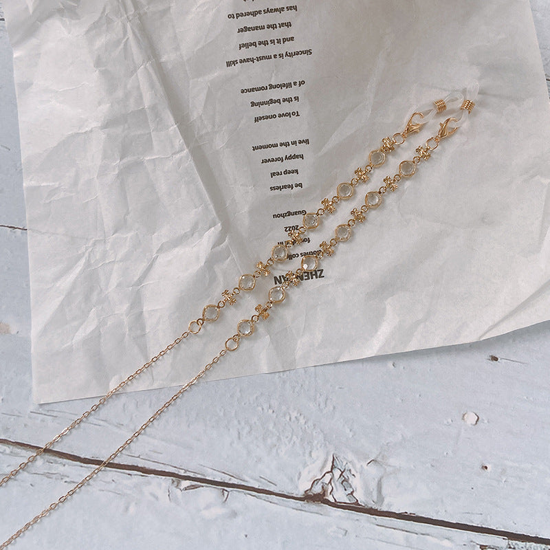 Elegante Brillenhalterkette mit Bunten Perlen und Stilvollen Anhängern Karnz