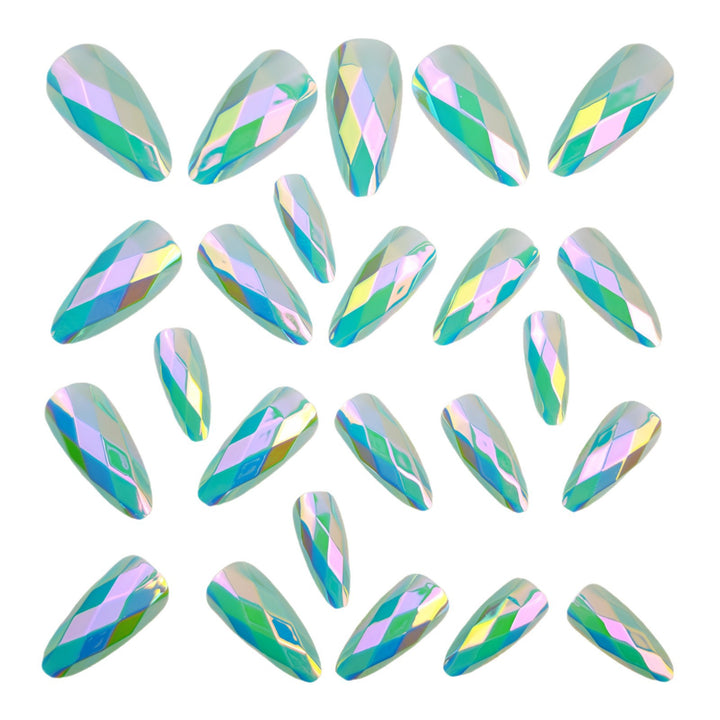 Kunstnägel mit Facettiertem Glitzerdesign Karnz