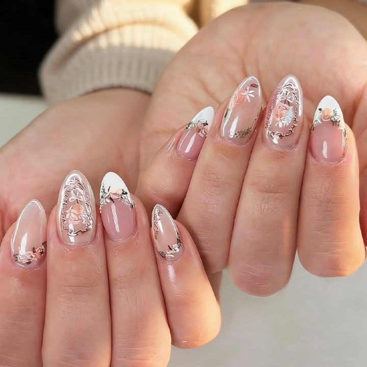 Elegantes florales Press-On-Nagelkunst-Set Karnz