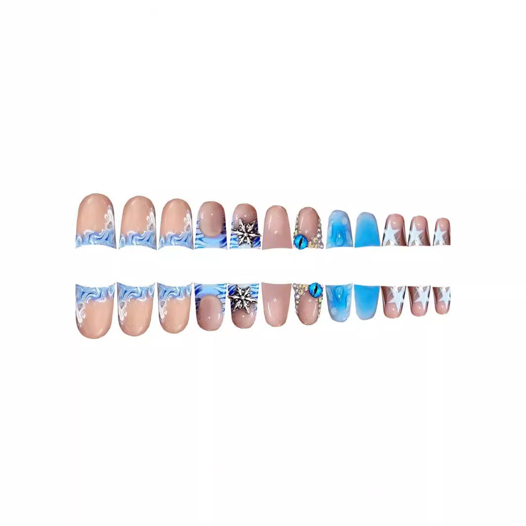 Künstlerisches Gel-Nagelkunst-Design Karnz