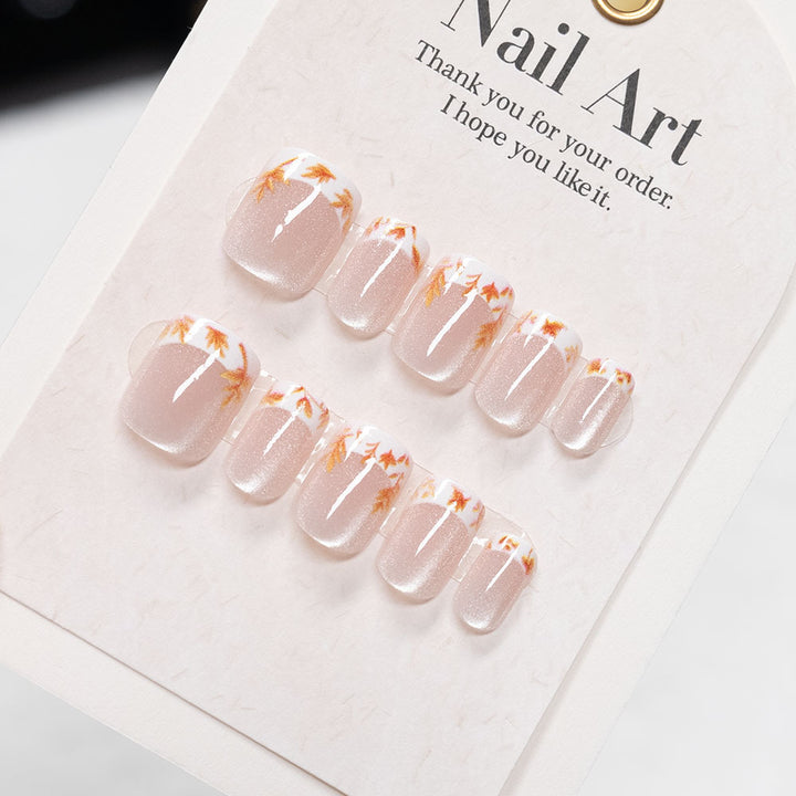 Herbst-inspirierte florale Press-On-Nagelkunst