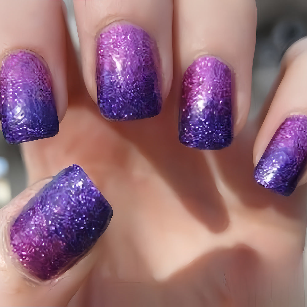 Glitzernde Kunstnägel mit Farbverlauf Karnz