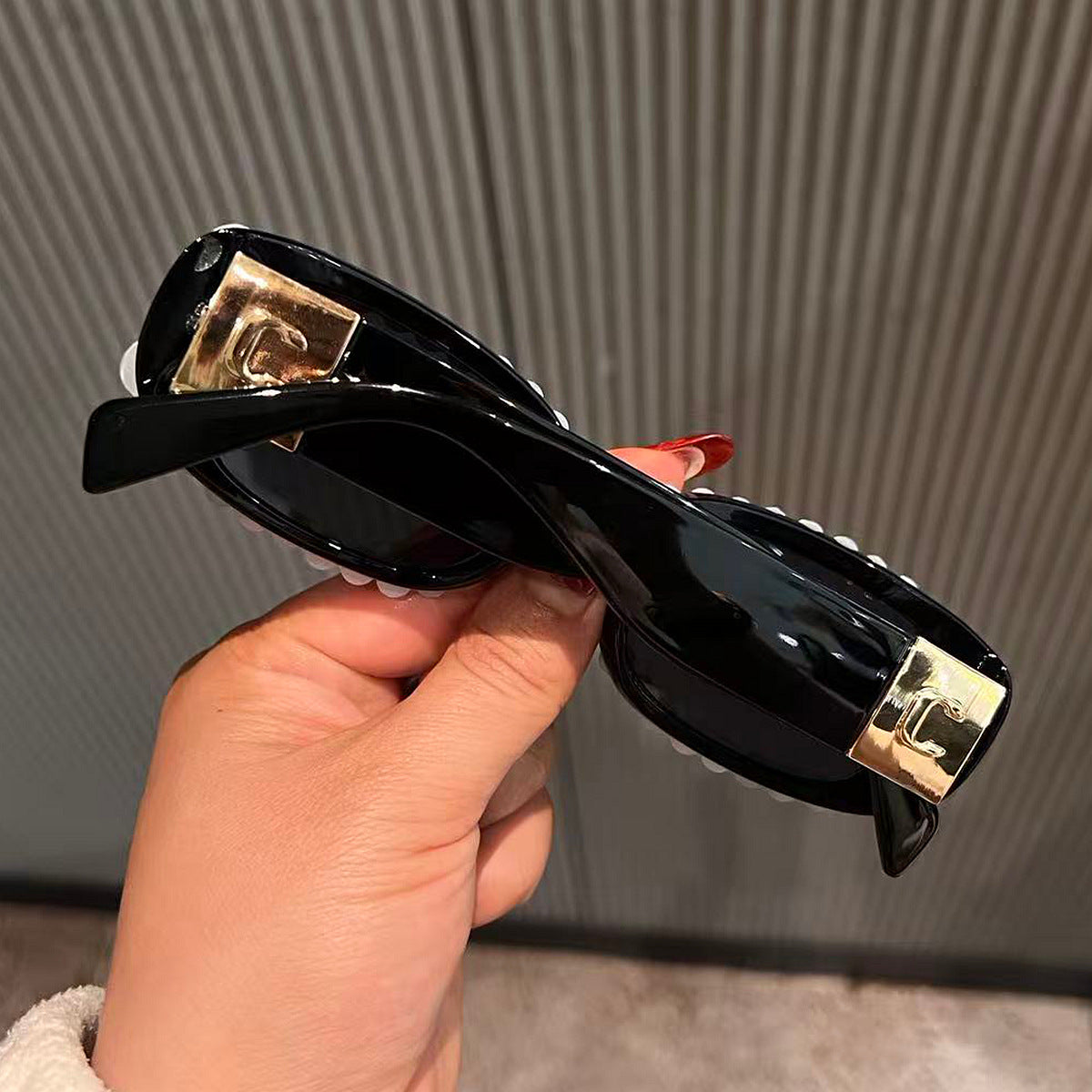 Damen modische Sonnenbrille mit luxuriösem Perlenrahmen Karnz