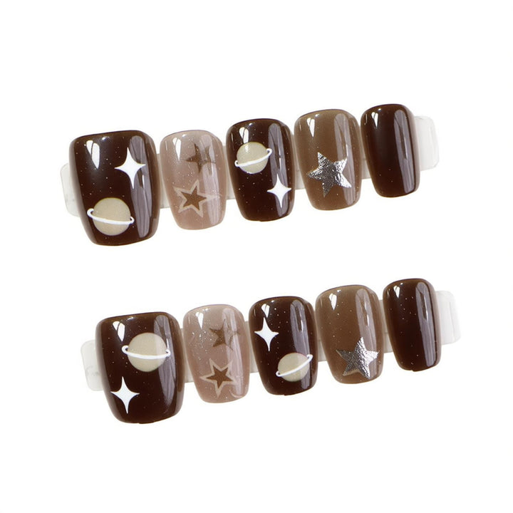 Stylische Nagelkunst Karnz