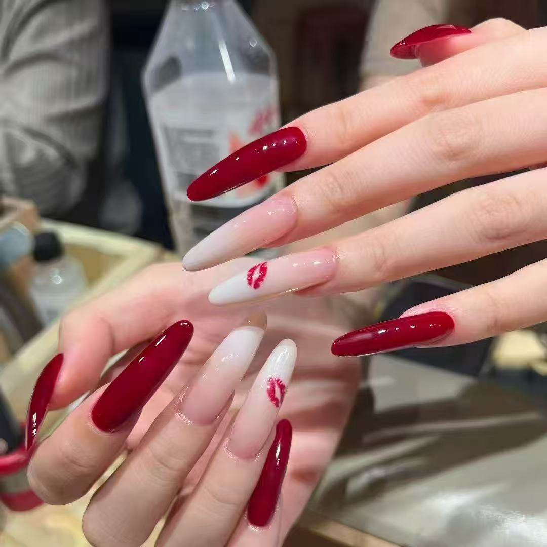 Künstlerische Lange Stiletto-Nagelverzierungen Karnz