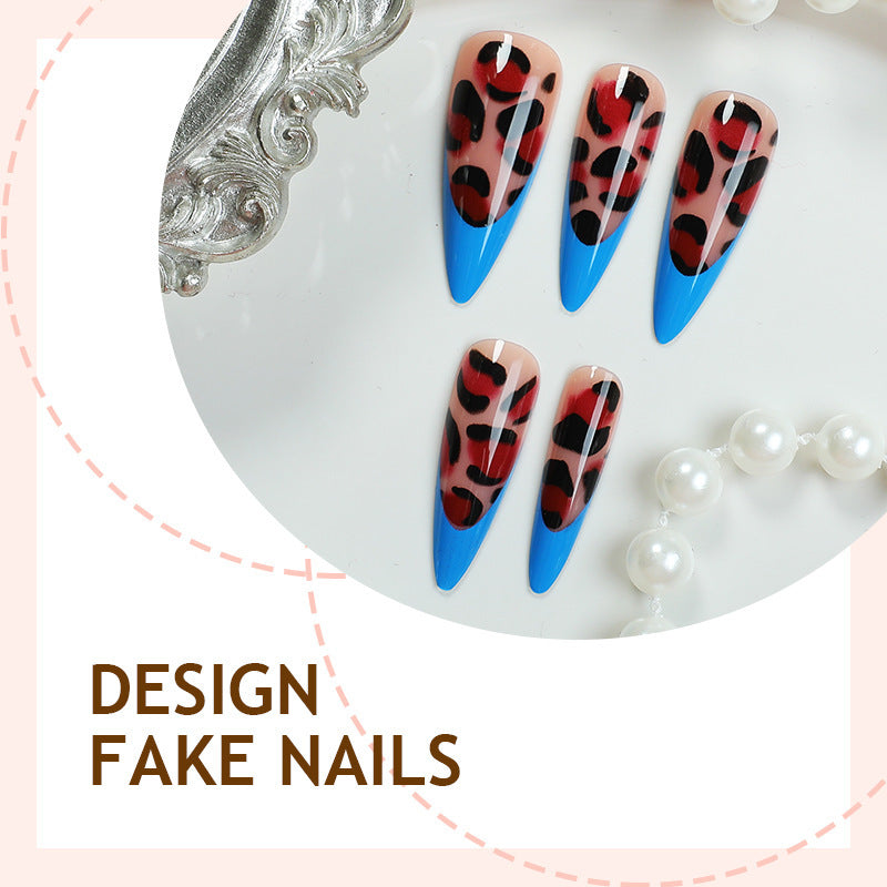 Kreatives Kunstnagelset mit Leoparden-Details Karnz