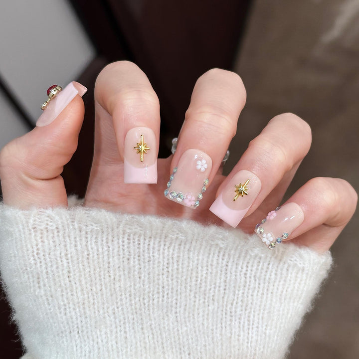 Dekoratives florales und mit Edelsteinen akzentuiertes Press-On-Nagelkunstset