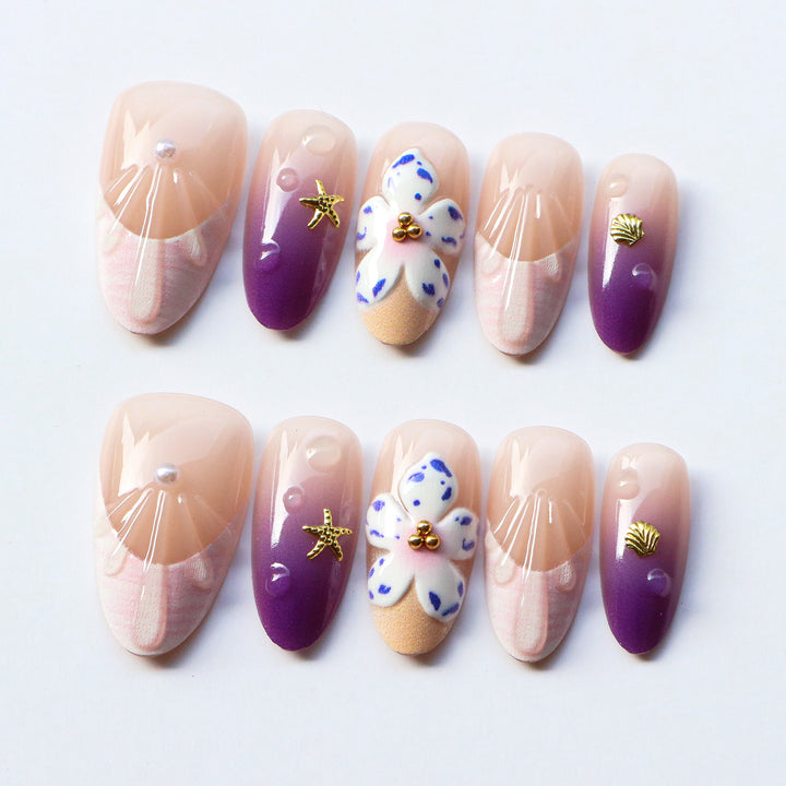 Künstlerisches Press-On-Nagelset mit floralen Akzenten