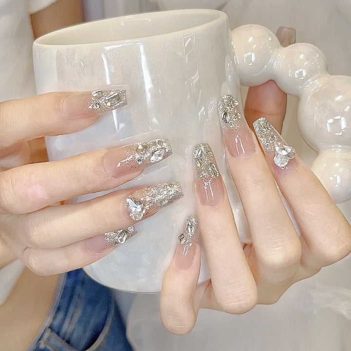Elegante Nagelpflege Karnz