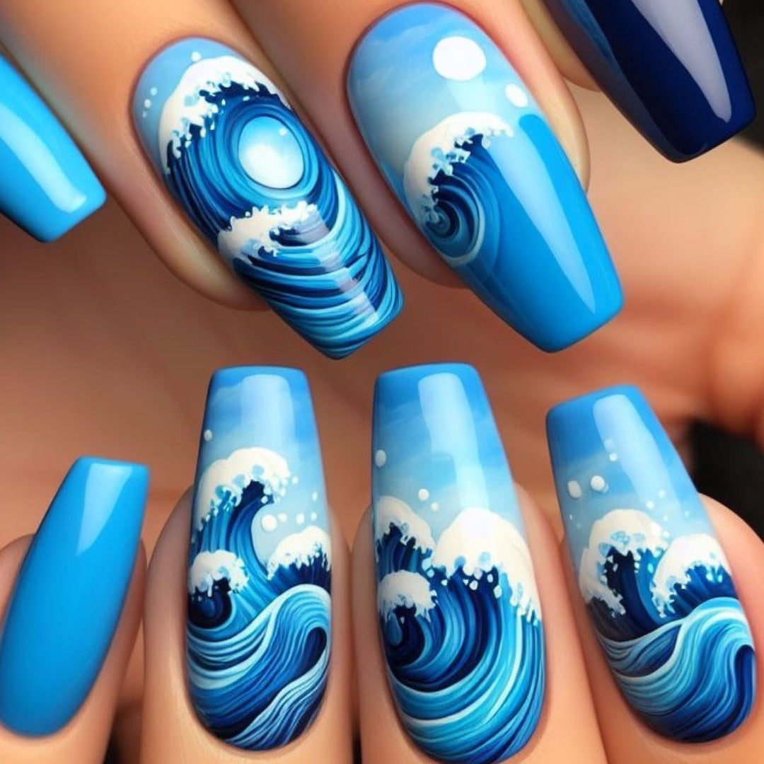 Kunstnagel Set mit maritimen Wellenmotiven Karnz