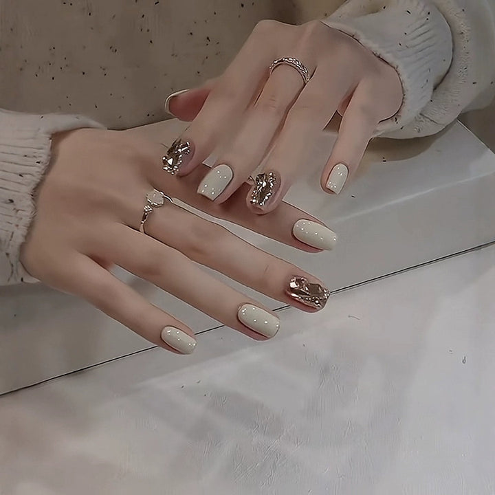 Elegante Nagelpflege Karnz